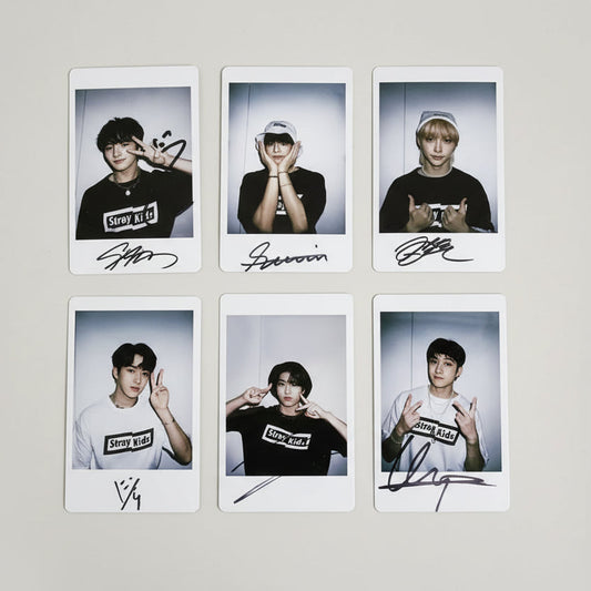 Photocards Stray Kids format Polaroid gros plan 6 cartes avec signatures fond noir