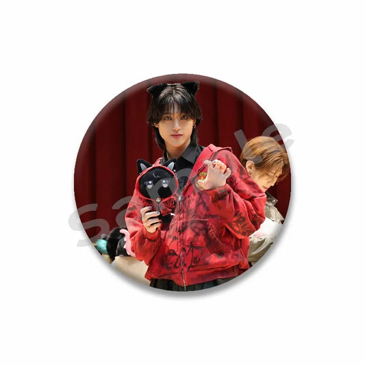 Badge ATEEZ K-pop – Broche ATINY Accessoire Sac & Vêtements