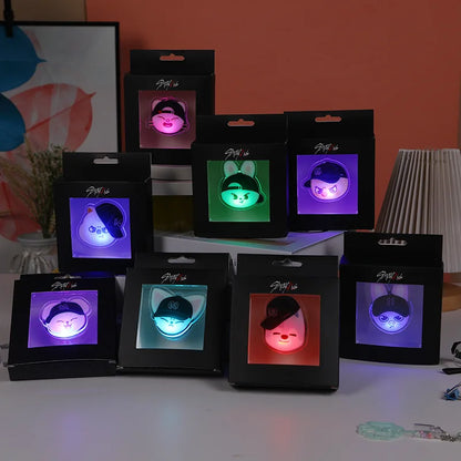 Broche Lumineuse SKZOO Stray Kids – Pin’s Acrylique LED (Unité ou Set)