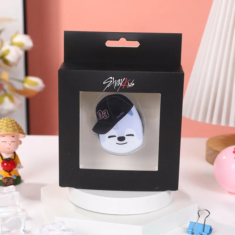 Broche Lumineuse SKZOO Stray Kids – Pin’s Acrylique LED (Unité ou Set)