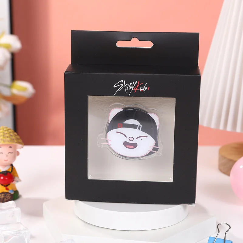 Broche Lumineuse SKZOO Stray Kids – Pin’s Acrylique LED (Unité ou Set)