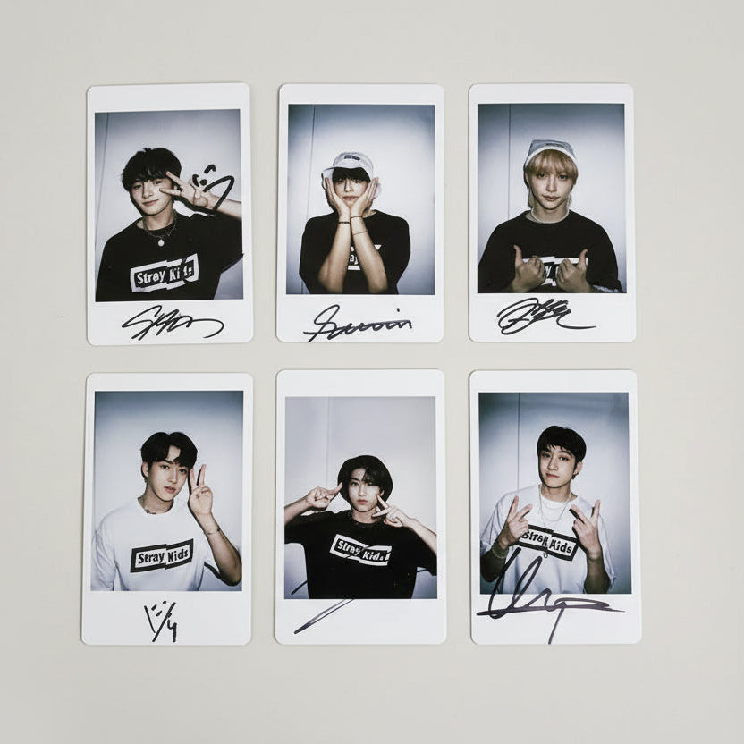 Photocards Stray Kids format Polaroid gros plan 6 cartes avec signatures fond noir