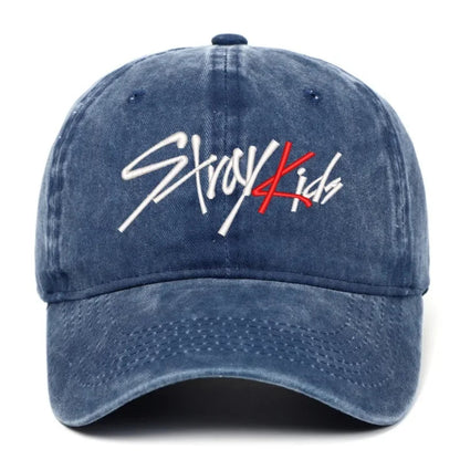 casquette bleue Stray Kids logo K-pop brodé