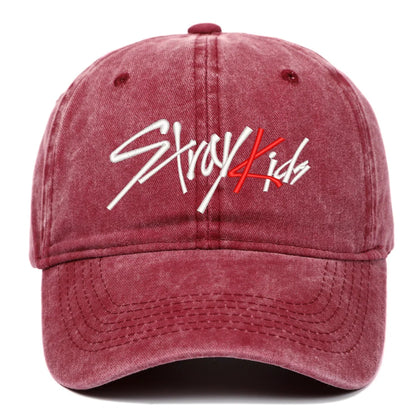 casquette rouge Stray Kids logo K-pop brodé